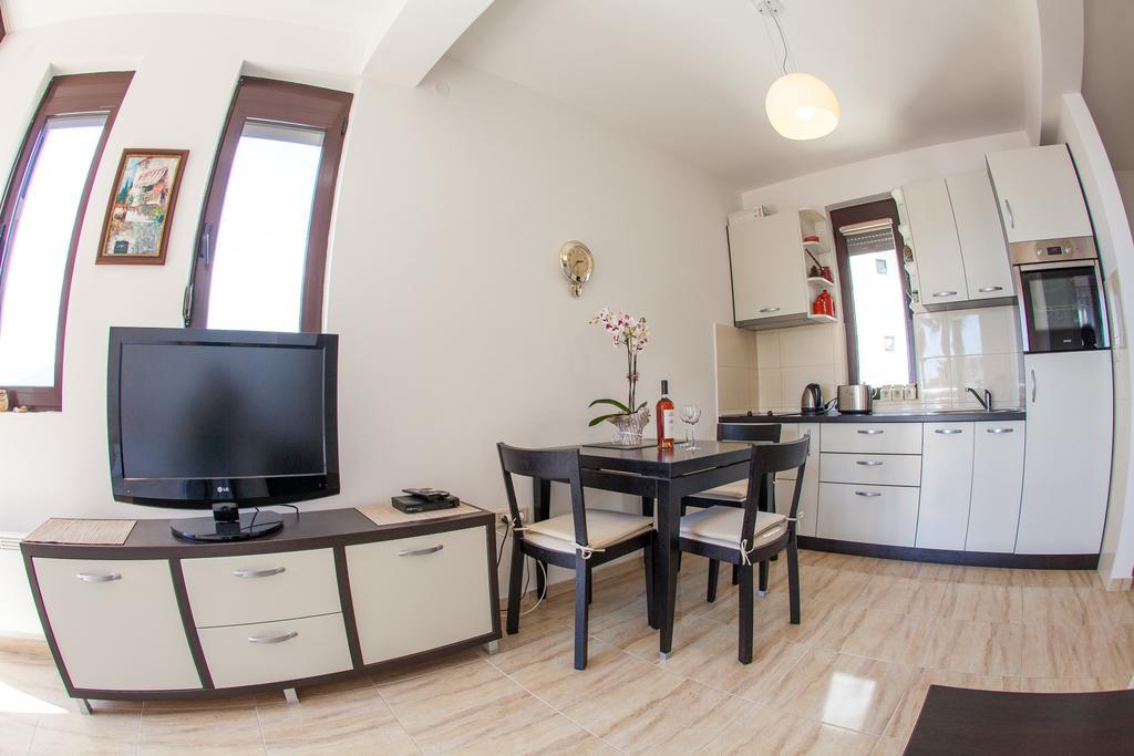 Apartments Lumiere ラファイロヴィチ エクステリア 写真